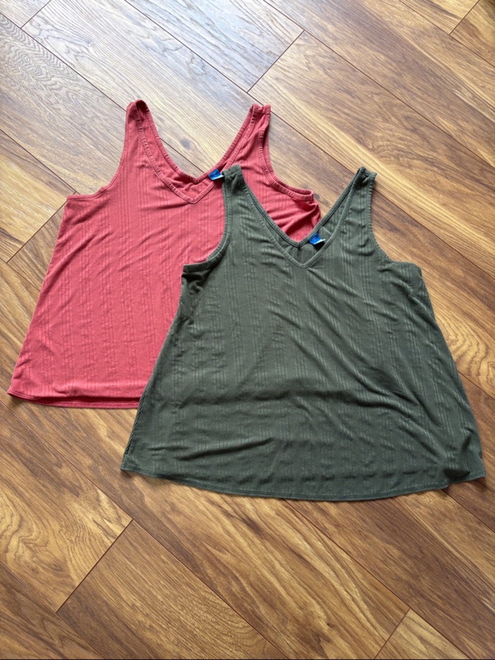 Old Navy Ribbed V-Neck Tank Tops Olive & Dusty Rose Size L